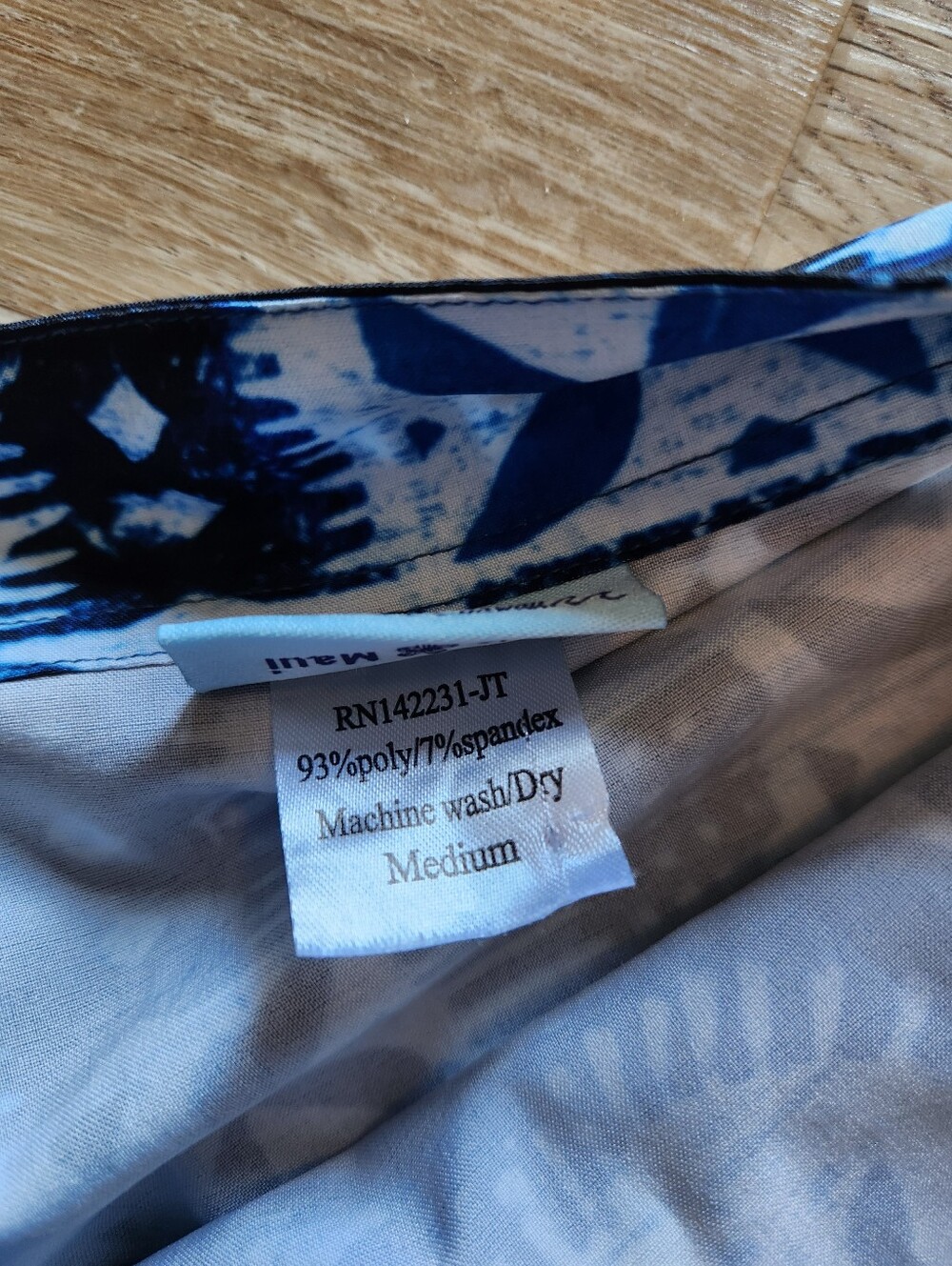 Ripskirt Pacific Tapa Blue Batik Print Length 1 Lotta Leg Skirt Size Medium - Picture 4 of 7